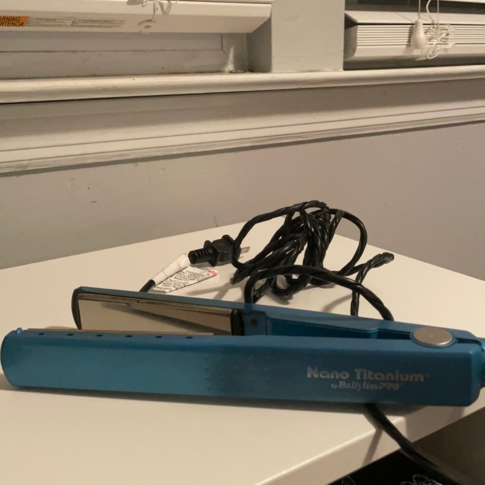 Nano Titanium by BaBylissPro hair straightener